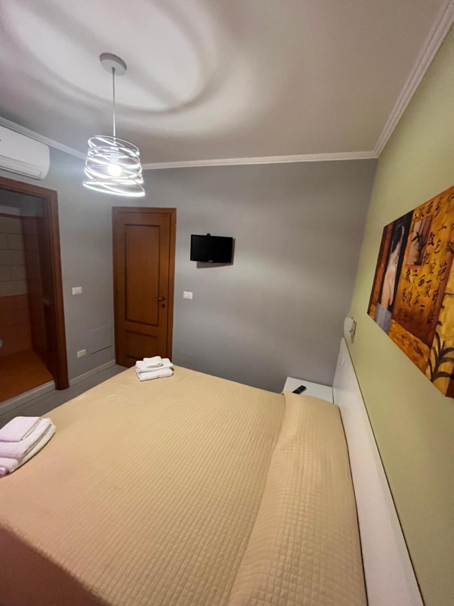 Lolly Bed & Breakfast Paravati Bilik gambar